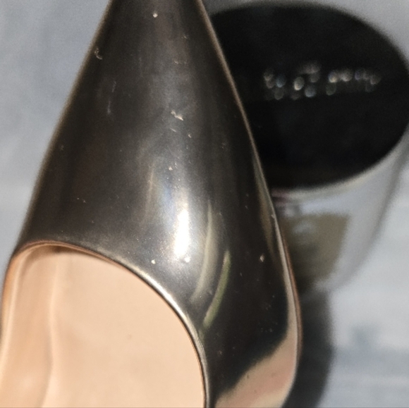 Steve Madden Women's Gold Pumps - Picture 12 of 16